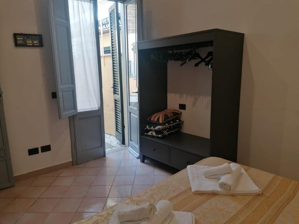 La Casina Giramondo Di Ele Viareggio Extérieur photo