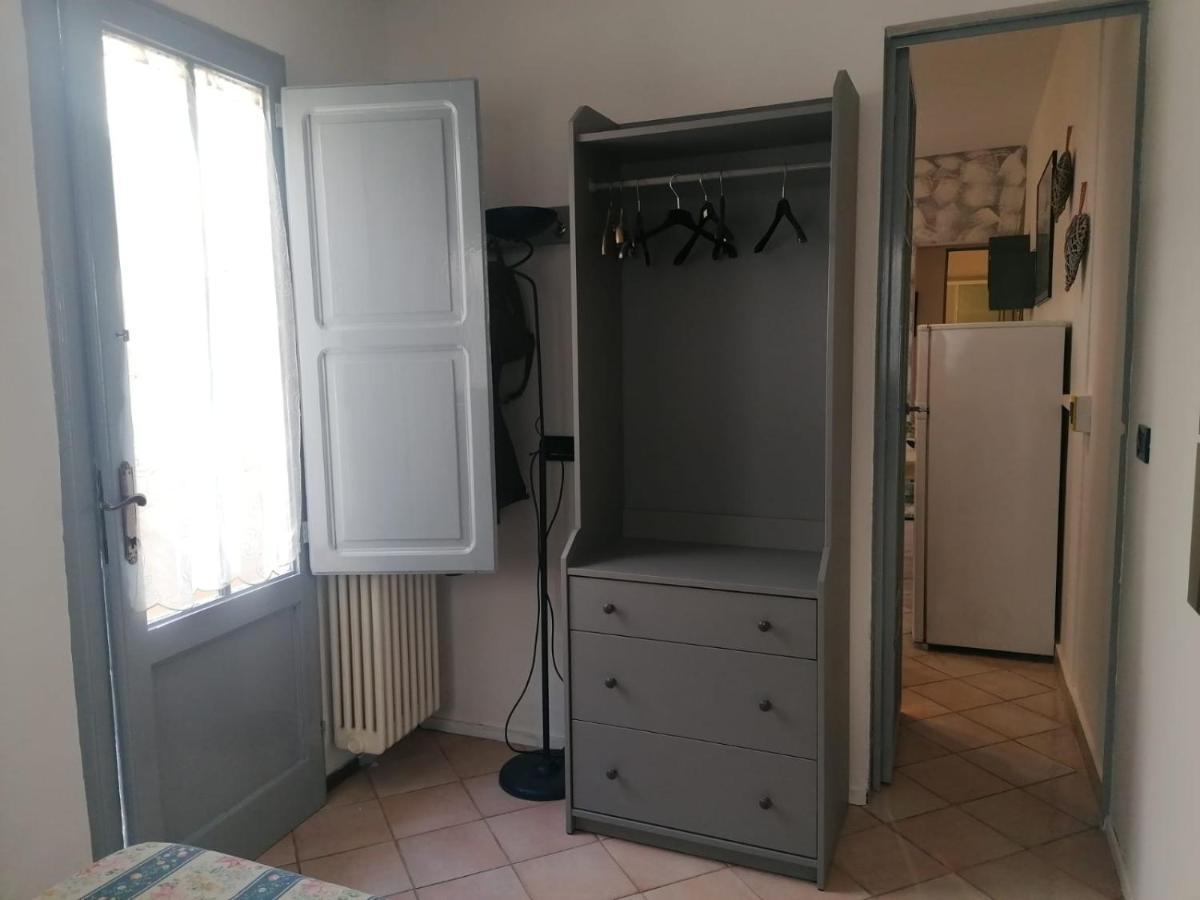 La Casina Giramondo Di Ele Viareggio Extérieur photo